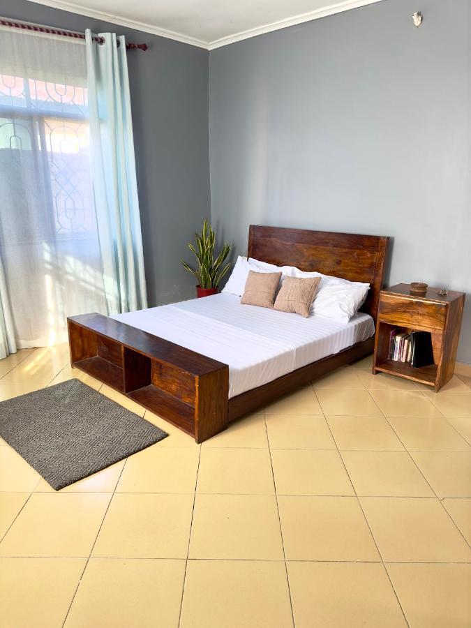 Sally'S Home-Near Jnia Airport Dar es Salaam Bagian luar foto